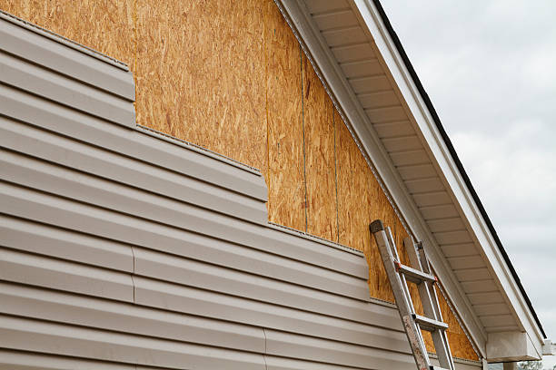 Professional Siding Installation technician working in Washingtonville, NY